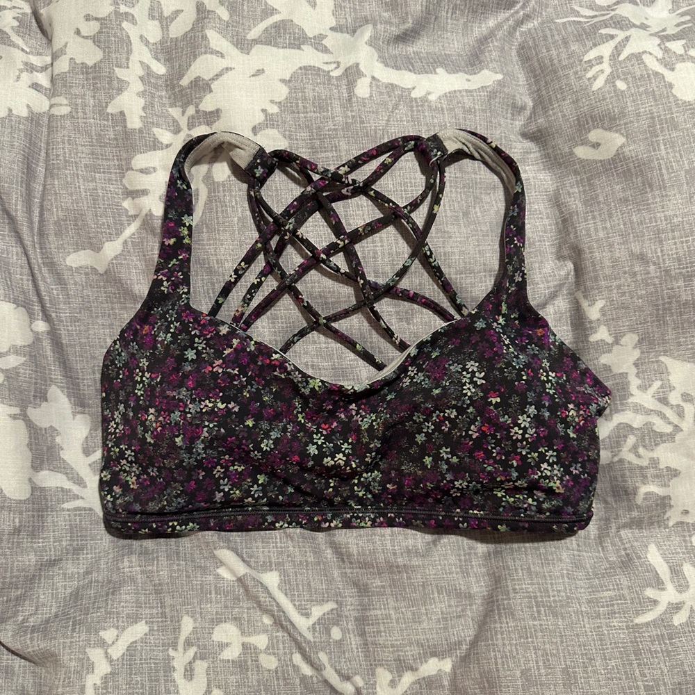 Lululemon size 8 sports bra